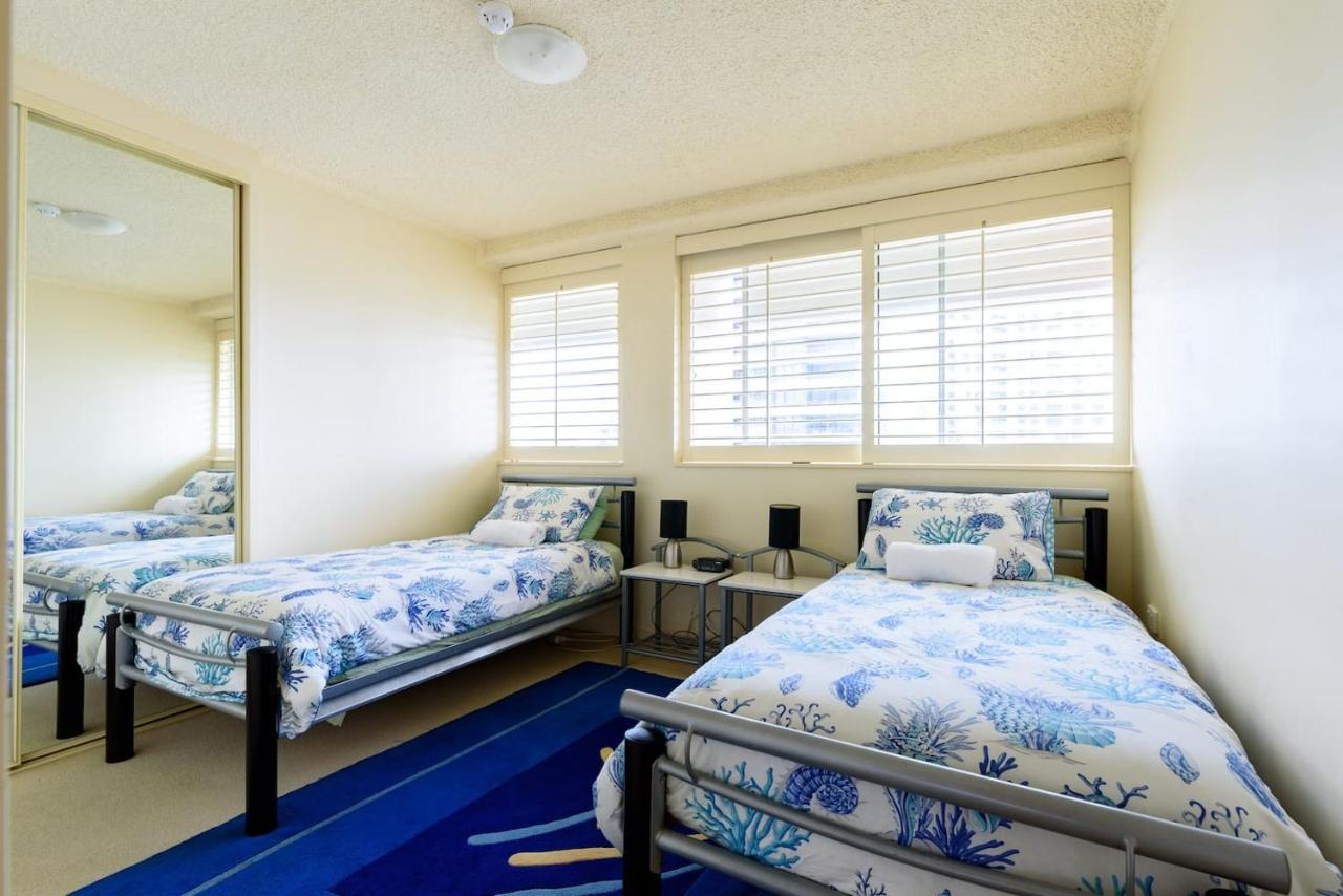 Main Waterfront Apartment *