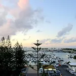 Main Beach Waterfront Apartment