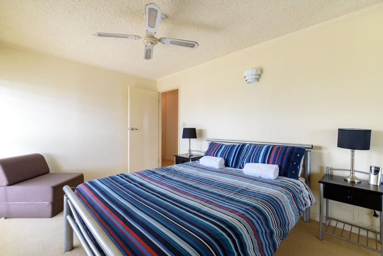 Main Waterfront Apartment *