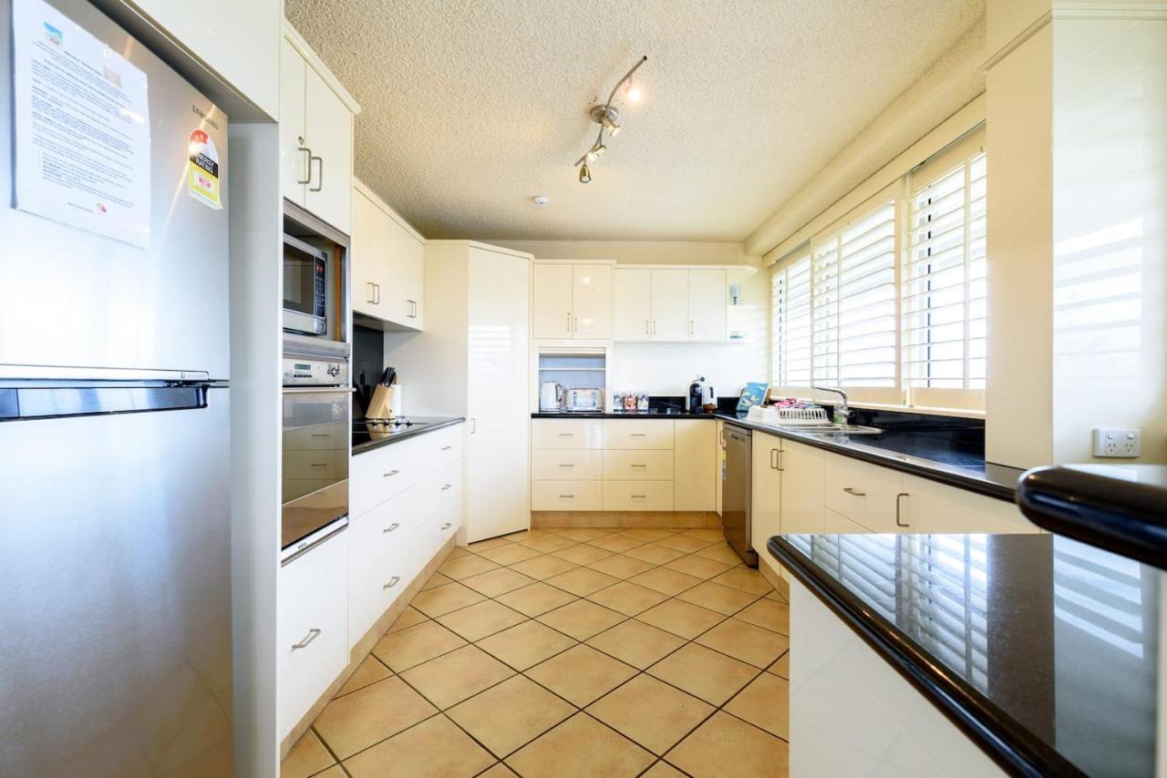 Main Waterfront Apartment *